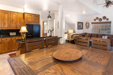 Vacation Rentals in Park City at Bear Hollow Village 5430: Dining area with seating for six