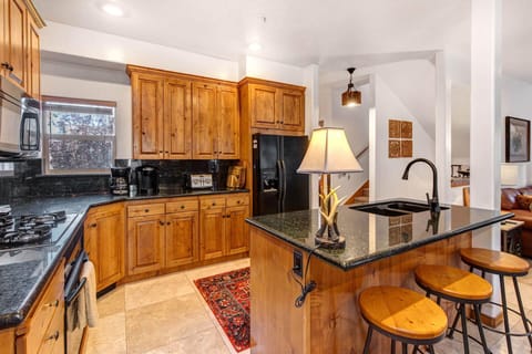 Vacation Rentals in Park City at Bear Hollow Village 5430: Fully-equipped kitchen
