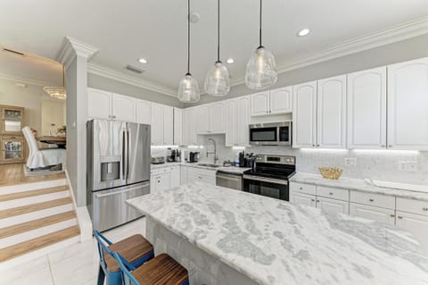 Tuscan Tides Kitchen (2)