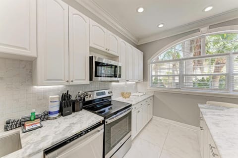 Tuscan Tides Kitchen (3)