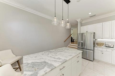 Tuscan Tides Kitchen (4)