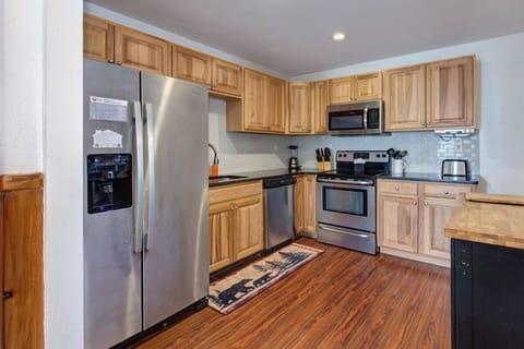Gatlinburg Mansion's fully-equipped kitchen