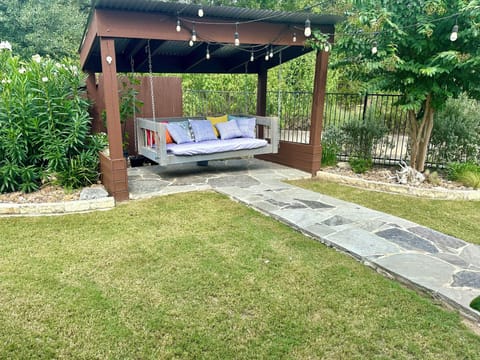 Large outdoor swing bed! 