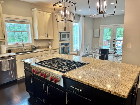 Kitchen - Main Level