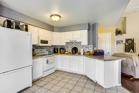 Kitchen | 1st Floor | Drip Coffee Maker | Dishwasher