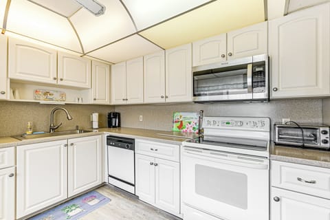 Kitchen | Trash Bags/Paper Towels