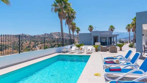 Finca La Mirage Coín by Ruralidays