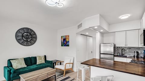 Comfort 1/1 in Fort Lauderdale (7800)