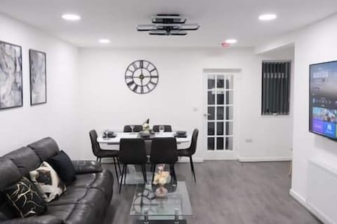 Spacious Entire House!