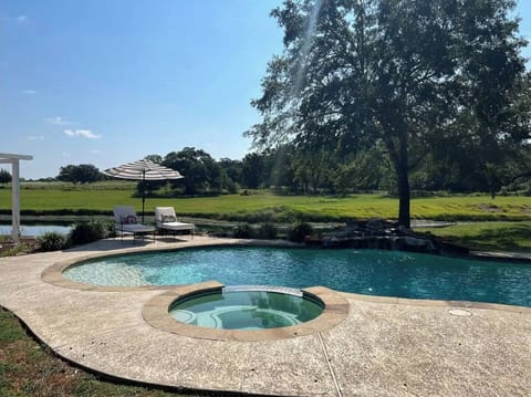 Shared pool with guest house!