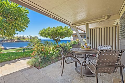 Oceanview lanai dining at Kahana Sunset B4B – perfect for al fresco island meals.