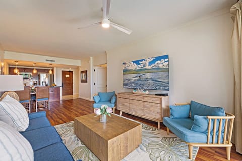 Honua Kai Konea 206 living room offers vibrant décor and room to unwind.
