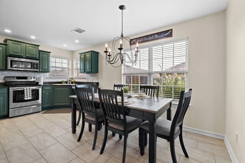 Dining with seating for 6!