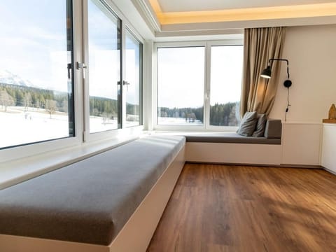 Blackbird - 2 bedrooms, bathroom - Waldrand Apartments Apartment in Schladming