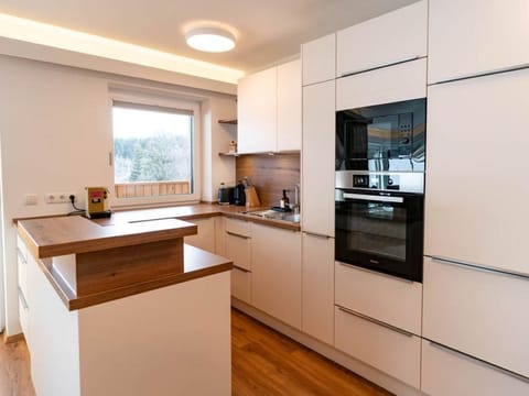 Blackbird - 2 bedrooms, bathroom - Waldrand Apartments Apartment in Schladming