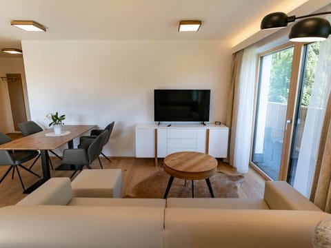 Zaunkönig - 2 bedrooms, bathroom - Waldrand Apartments Apartment in Schladming