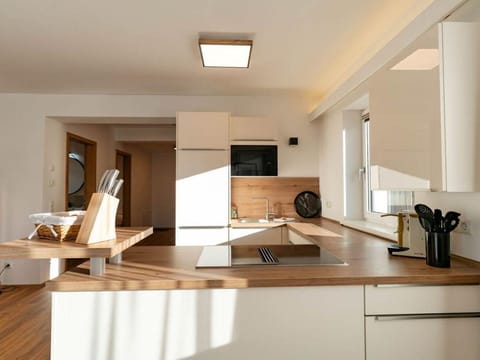 Lerche - 2 bedrooms, 2 bathrooms - Waldrand Apartments Apartment in Schladming