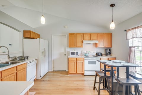 Dining Area | Dishware/Flatware | Kitchen | Cooking Basics
