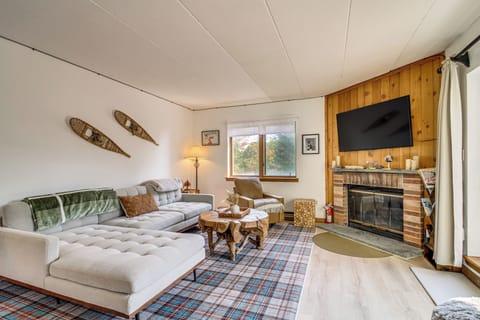 Mount Snow Vacation Rental | 2BR | 2BA | 950 Sq Ft | Steps Required