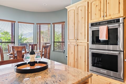 Plenty of cabinets to store snacks.