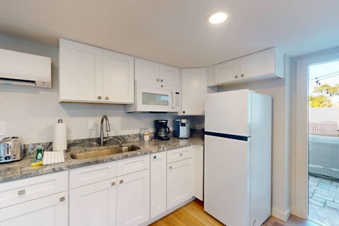 Living Space B:  Fully Equipped Kitchen