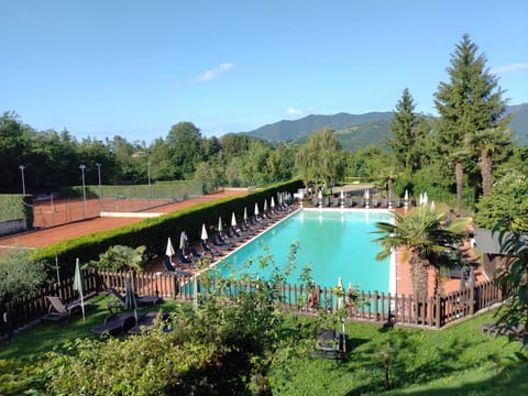 Indoor pool, outdoor pool