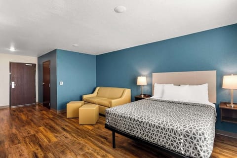 Unit with 1 Queen size bed
