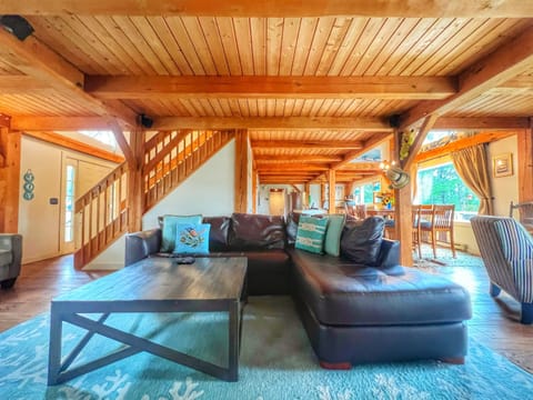 Smart TV, fireplace, offices