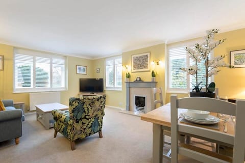 open plan lounge diner