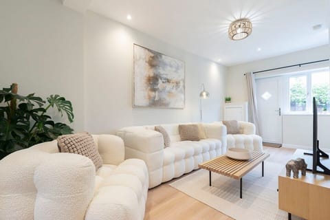 Living Room / Lounge