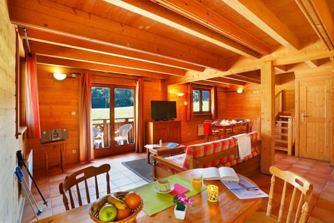 A number of these units are available, and each is individually decorated. The images are a representation of the unit you will receive.