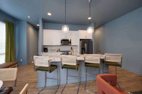 Additional counter seating