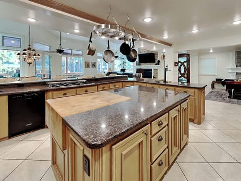 Full Kitchen - Large Island - First Floor