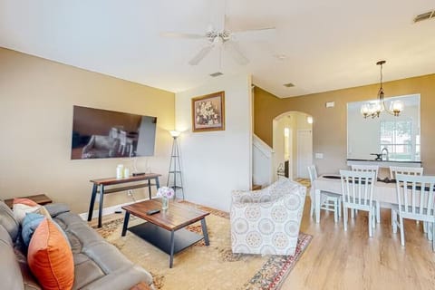 Living room image 2