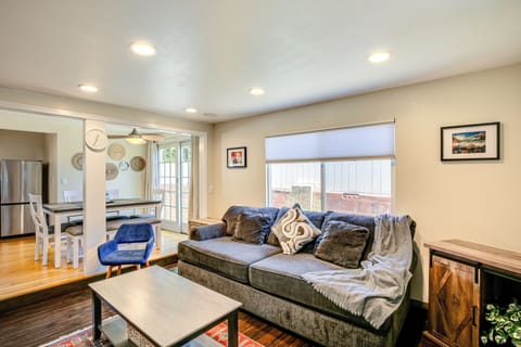 Long Beach Vacation Rental | 3BR | 2BA | 1,350 Sq Ft | 2 Steps Required