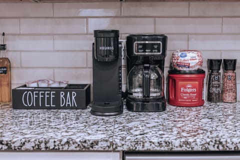 abf74096-3f51-4805-bd93-1a417b36f4fc