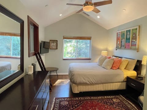 Guest Bedroom (ladder to loft)