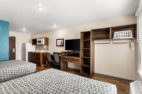 Unit with 2 Queen size beds