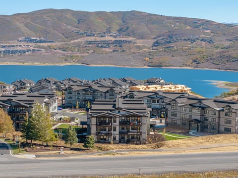 Jordanelle Lake walking distance