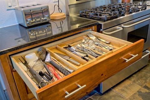 Everything you need for cooking and serving—neatly arranged and easy to find.