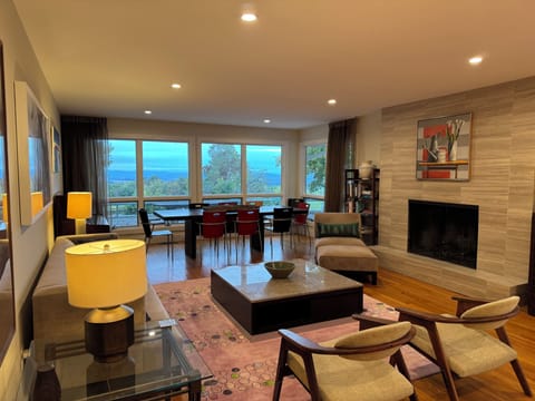 Living room/dining room