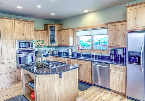 Oversized, well-equipped kitchen with amazing views 