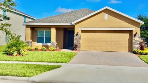 Beautiful villa with 4 beds and 2 baths on the Marbella resort