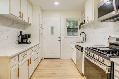 Kitchen | Keurig K-Duo | Crockpot