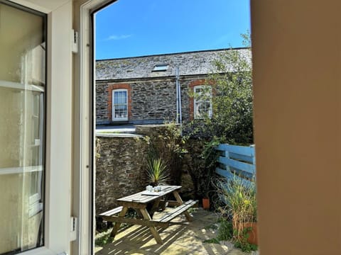 Plant, Sky, Window, Building, Azure, Shade, Flowerpot, Wood, Rectangle, Real Estate