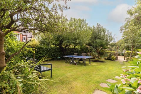 Clearmount Cottage, Weymouth - Host & Stay
