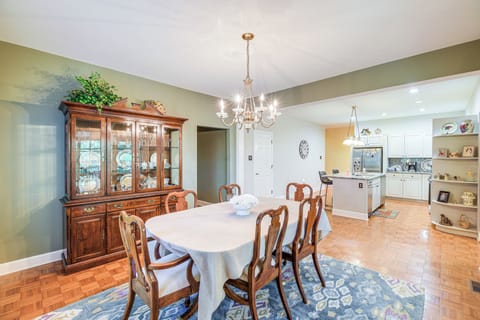 Dining Area | Dishware & Flatware Provided | Central A/C & Heat | 1st Floor