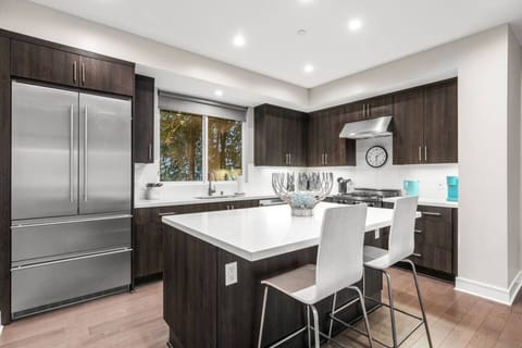 A fully equipped kitchen perfect for quick meals or dinner parties.