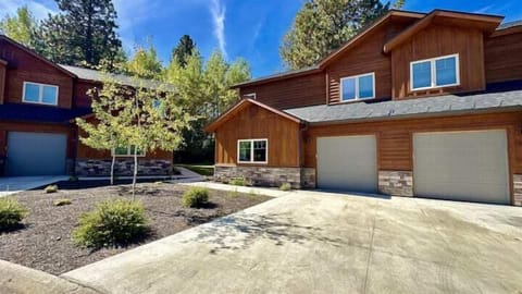 Shared driveway with one car garage