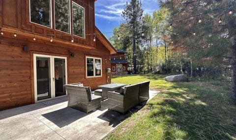 Large outdoor private patio